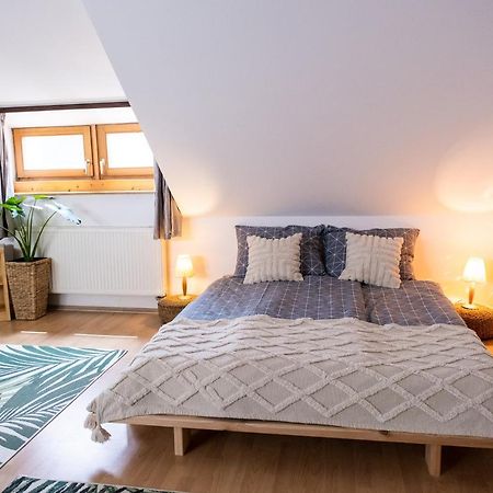 Sziklai Apartman Veszprém Esterno foto