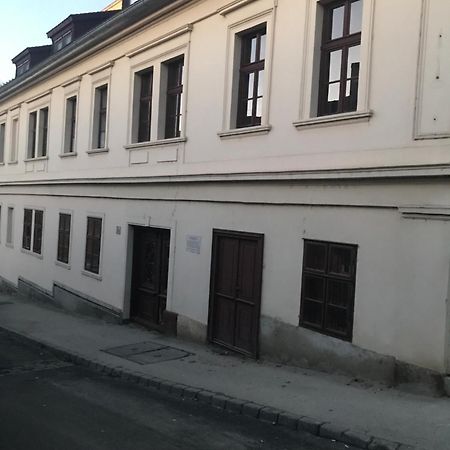 Sziklai Apartman Veszprém Esterno foto
