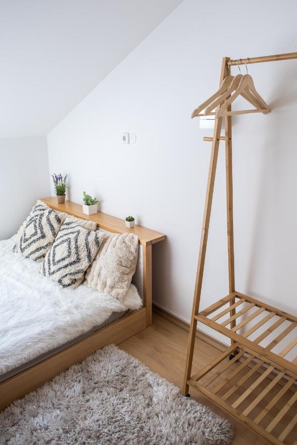 Sziklai Apartman Veszprém Esterno foto