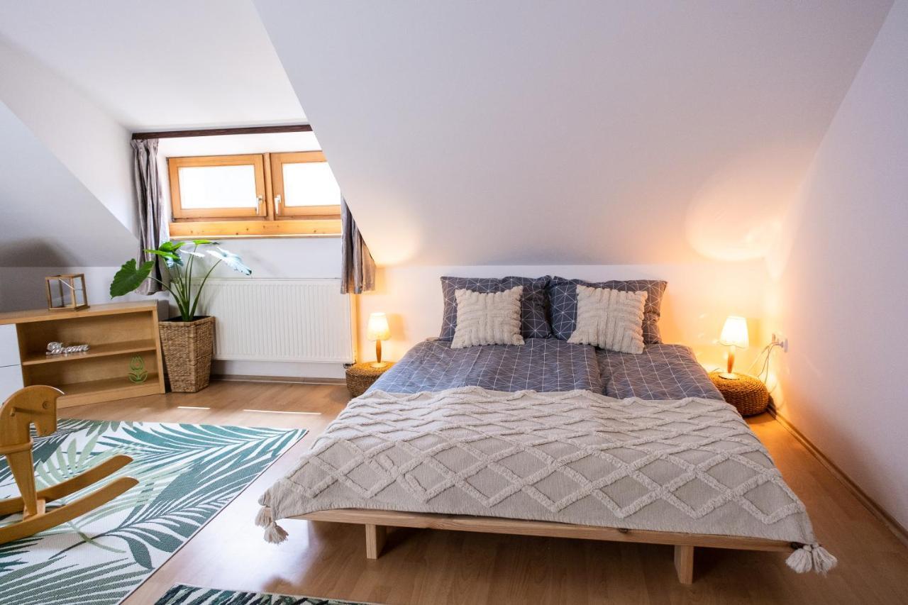 Sziklai Apartman Veszprém Esterno foto