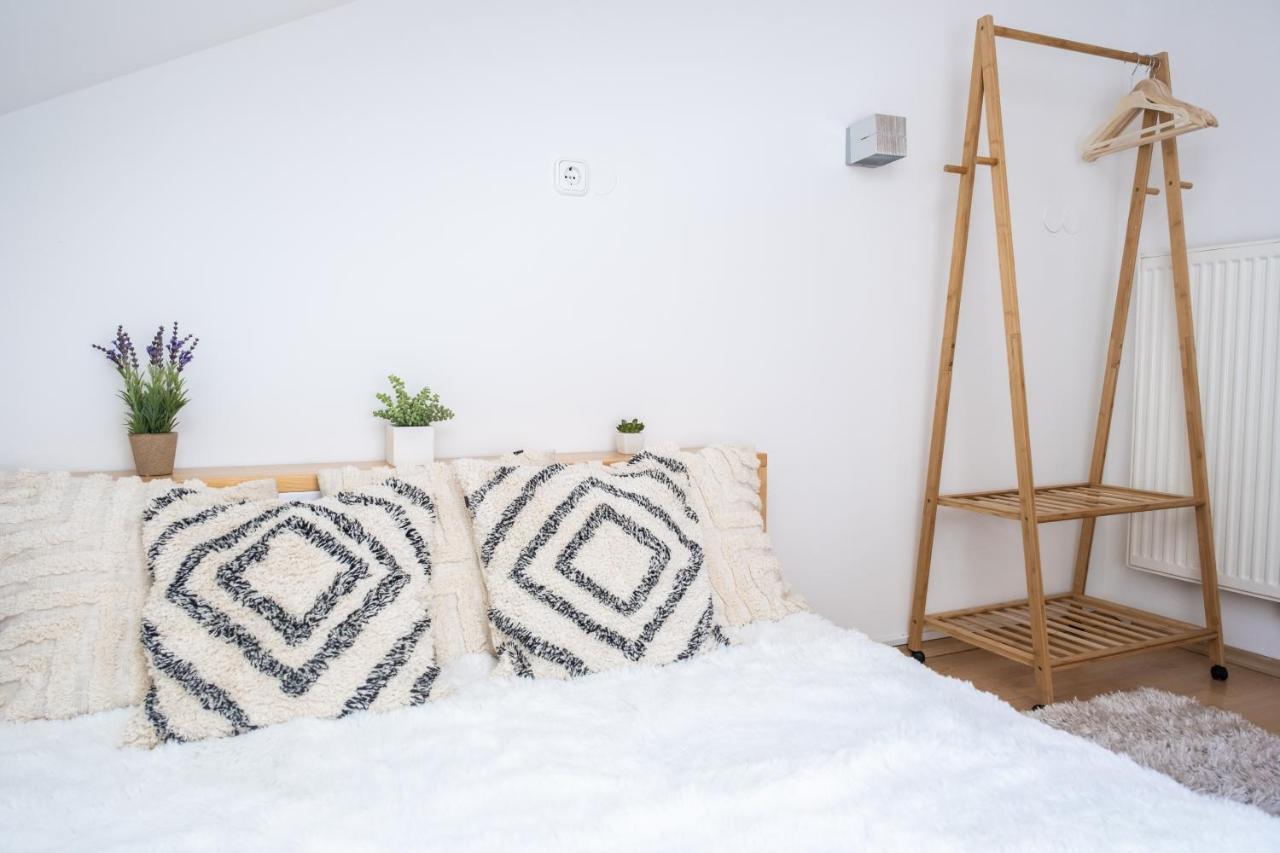 Sziklai Apartman Veszprém Esterno foto