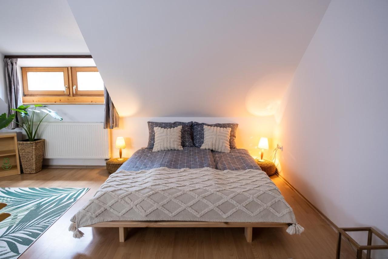 Sziklai Apartman Veszprém Esterno foto