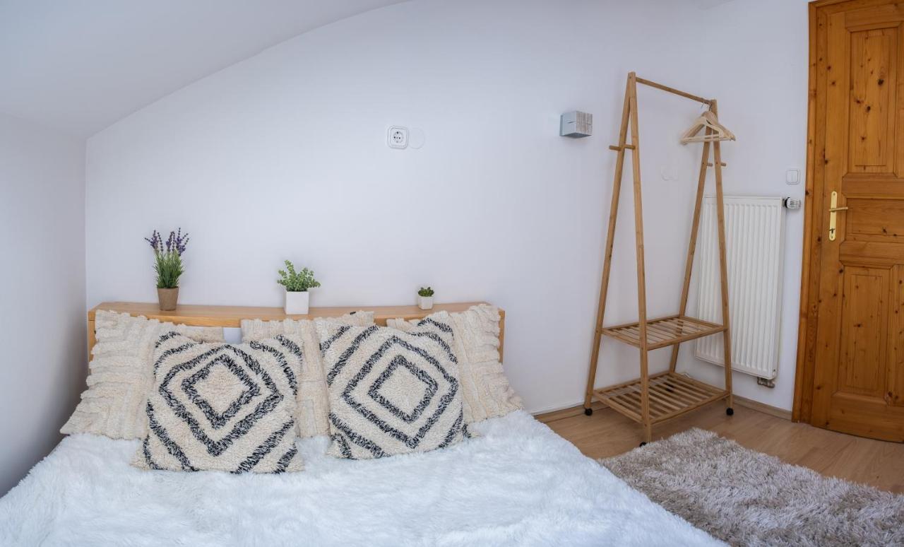 Sziklai Apartman Veszprém Esterno foto