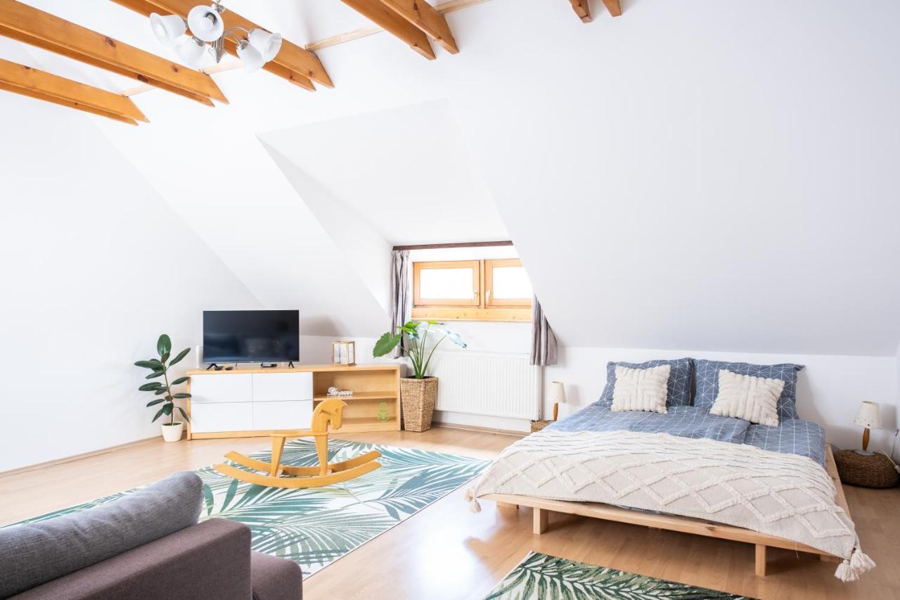 Sziklai Apartman Veszprém Esterno foto