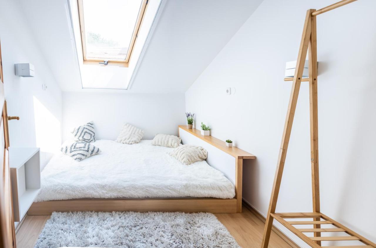 Sziklai Apartman Veszprém Esterno foto